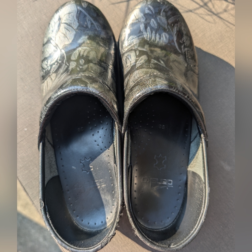 Dansko Black Floral Professional Clogs, Sz. 38 - Picture 2 of 7